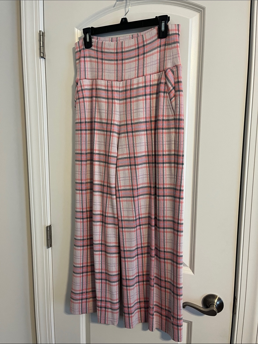 Cabi pink plaid cropped pants medium
